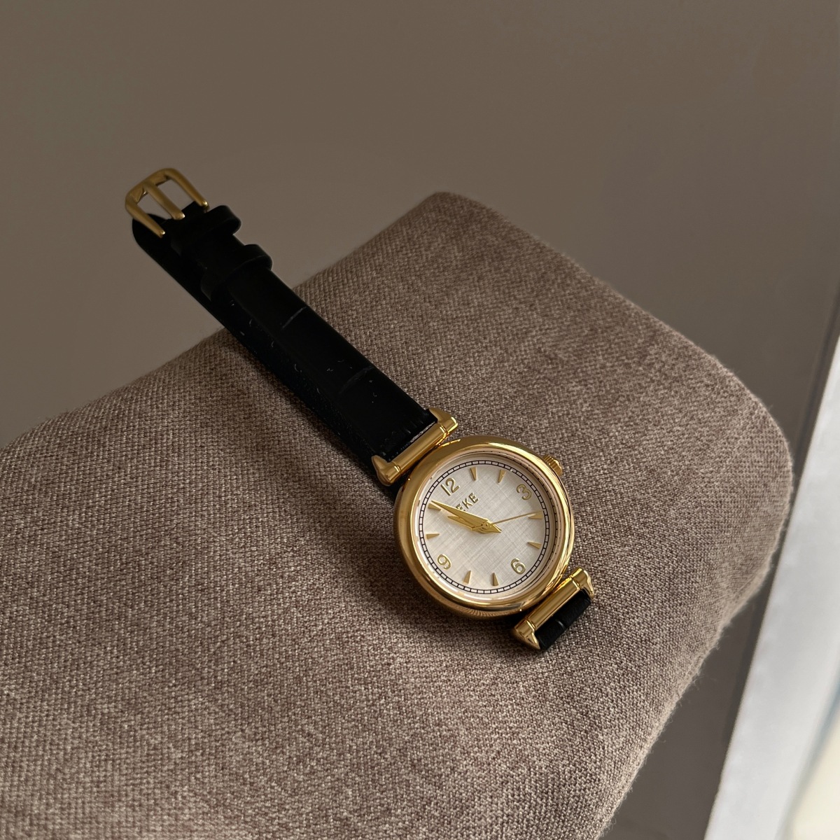 ヴィンテージスタイル高級腕時計ハイエンドレザーストラップ防水 - Luxury Watch Vintage のレビューと価格