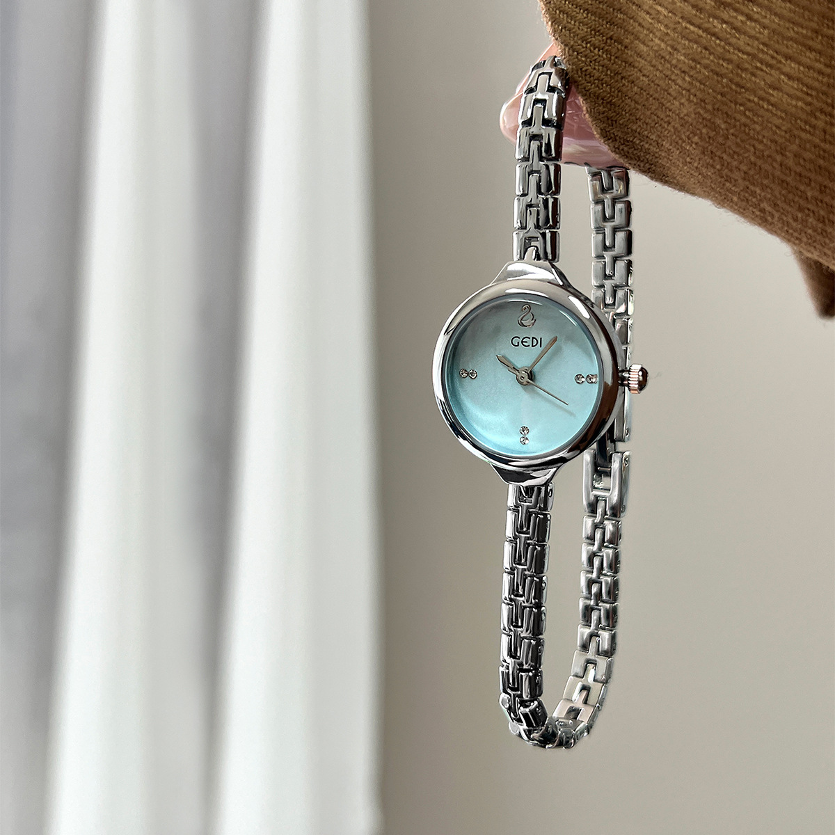 新しい腕時計ヴィンテージライト高級ニッチハイエンドブレスレッ - Luxury Watch Vintage のレビューと価格