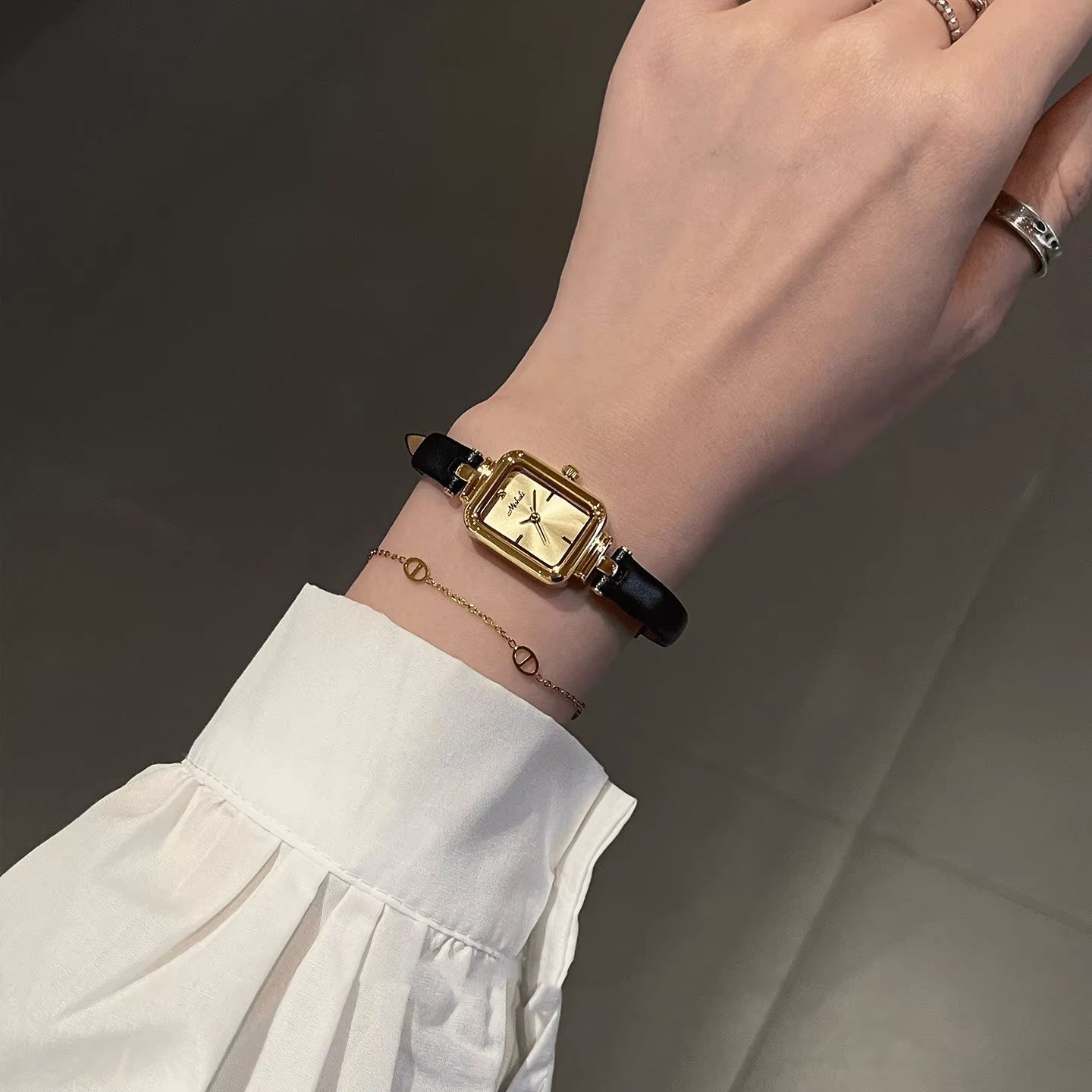 高級ヴィンテージレディースウォッチ 本革ストラップ 小型長方 - Luxury Watch Vintage のレビューと価格