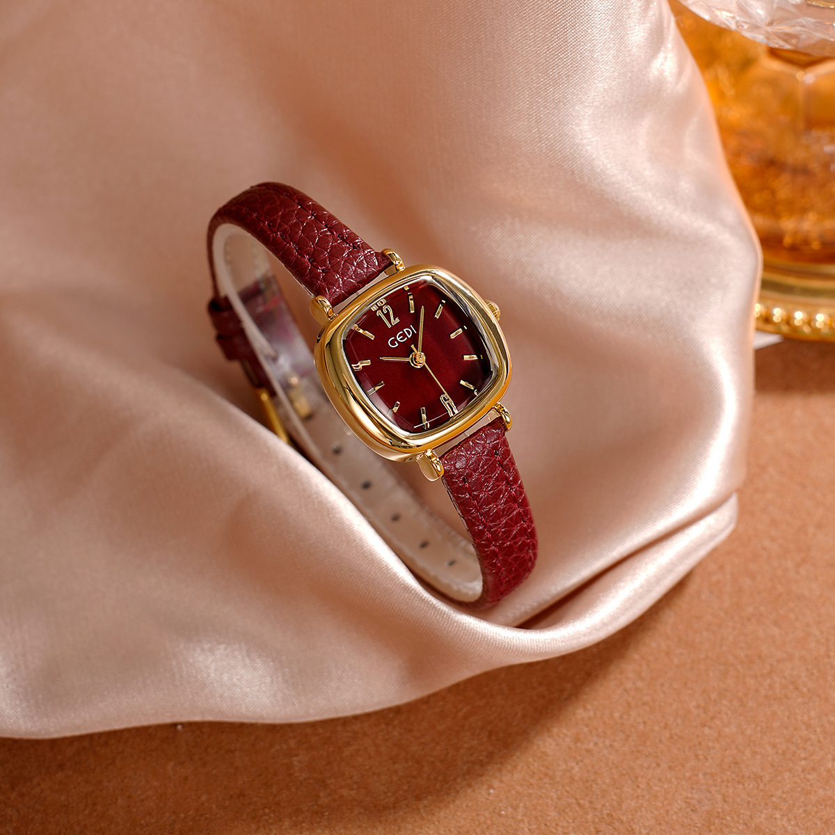 UTHAI 61018 CQ490 シンプル、高い美的価値、 - Luxury Watch Value のレビューと価格