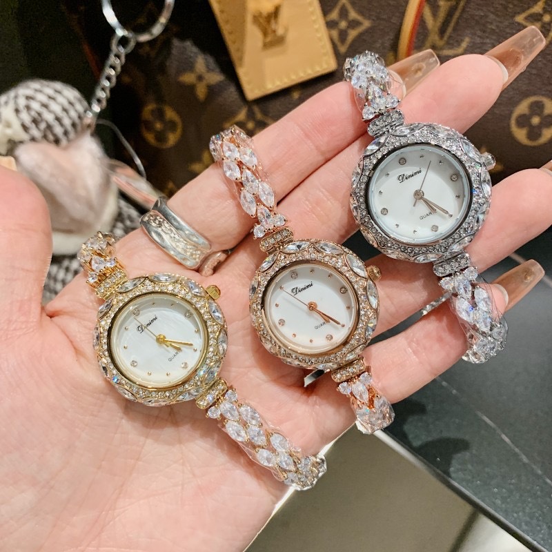 絶妙でスタイリッシュな韓国風レディースブレスレットウォッチ、 - Luxury Watch Value のレビューと価格